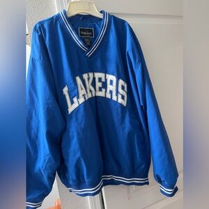 Vintage Lakers pull over